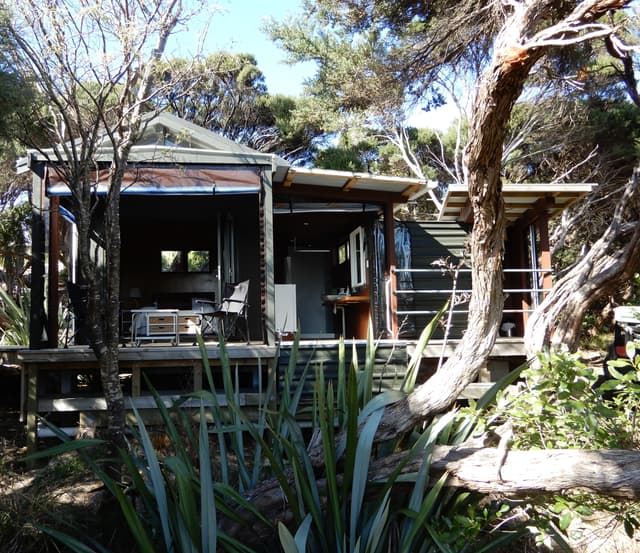 Lighthouse Lookout New Zealand Cabin