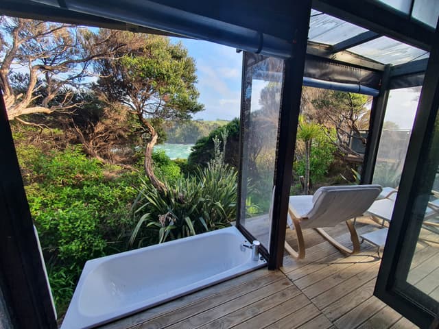 Lighthouse Lookout New Zealand Cabin